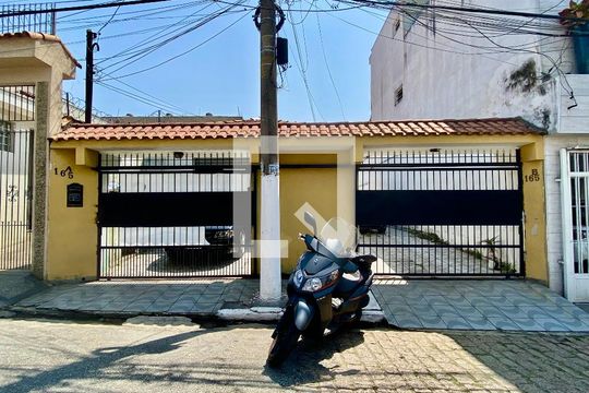 Fachada de casa à venda com 2 quartos, 220m² em Vila Santa Clara , São Paulo