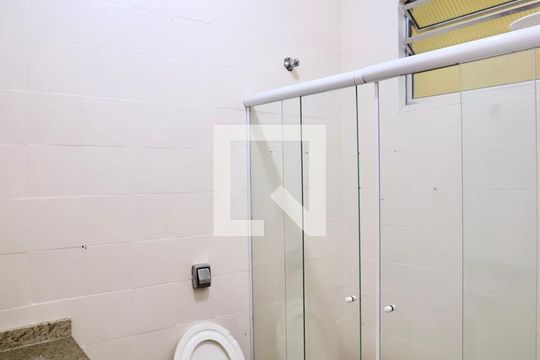 Banheiro de casa à venda com 2 quartos, 220m² em Vila Santa Clara , São Paulo