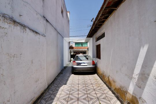 Garagem de casa à venda com 2 quartos, 220m² em Vila Santa Clara , São Paulo