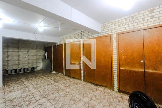 Garagem de casa à venda com 5 quartos, 650m² em Parque Santa Fé, Porto Alegre