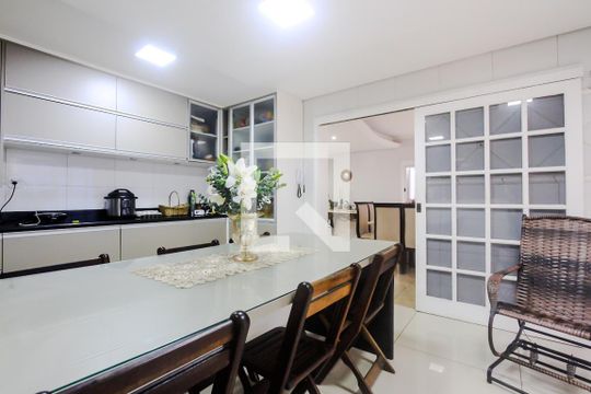 Cozinha de casa à venda com 5 quartos, 650m² em Parque Santa Fé, Porto Alegre