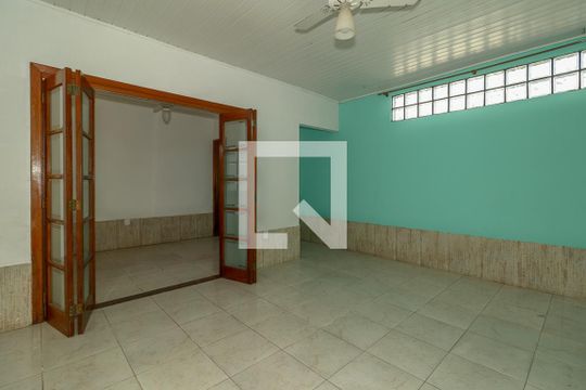 Casa à venda com 2 quartos, 200m² em Sarandi, Porto Alegre