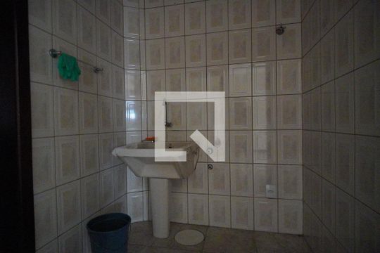 Área de Serviço de casa para alugar com 4 quartos, 370m² em Jardim Itu, Porto Alegre