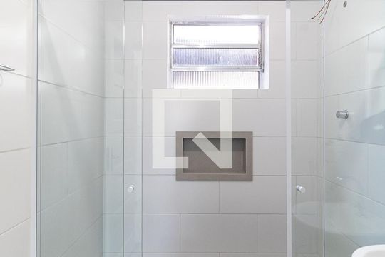Banheiro de casa para alugar com 2 quartos, 90m² em Aclimação, São Paulo
