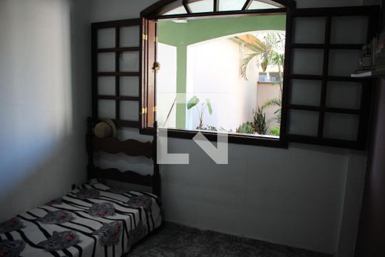 Quarto 1 de casa à venda com 3 quartos, 200m² em Santa Helena, Contagem