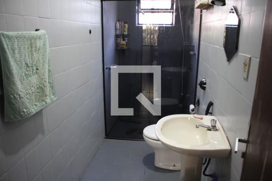 Banheiro Quarto 3 de casa à venda com 3 quartos, 200m² em Santa Helena, Contagem