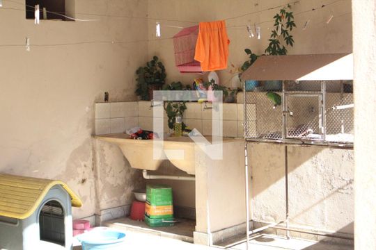 Área comum de casa à venda com 3 quartos, 200m² em Santa Helena, Contagem