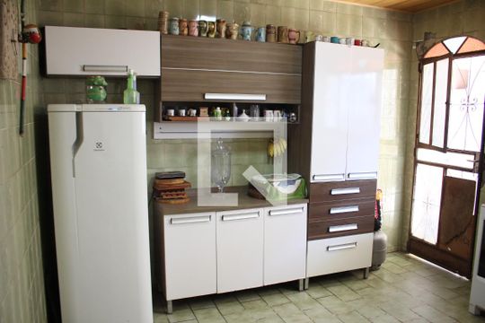 Cozinha de casa à venda com 3 quartos, 200m² em Santa Helena, Contagem