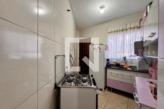 Cozinha  de casa para alugar com 2 quartos, 80m² em Parque Gerassi, Santo André