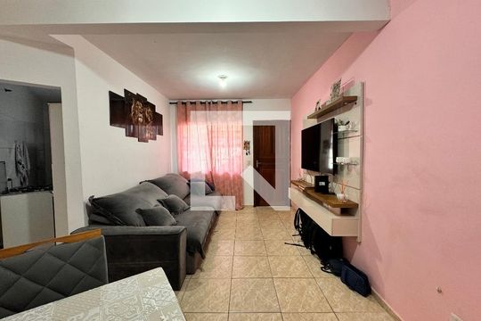 Sala de casa para alugar com 2 quartos, 80m² em Parque Gerassi, Santo André