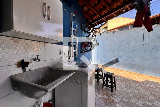 Lavanderia de casa para alugar com 2 quartos, 80m² em Parque Gerassi, Santo André