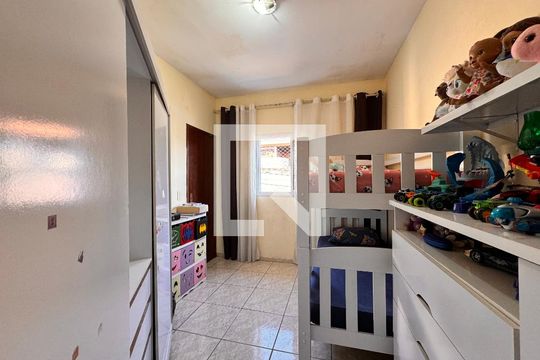 Quarto 1 de casa para alugar com 2 quartos, 80m² em Parque Gerassi, Santo André