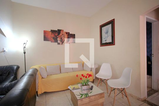 Sala de casa à venda com 6 quartos, 240m² em Renascença, Belo Horizonte