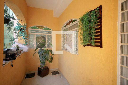 Varanda coberta de casa à venda com 6 quartos, 240m² em Renascença, Belo Horizonte