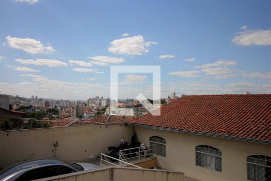 Vista da entrada de casa à venda com 6 quartos, 240m² em Renascença, Belo Horizonte