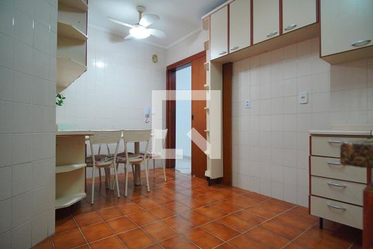 Cozinha de apartamento à venda com 3 quartos, 115m² em Passo D’areia, Porto Alegre