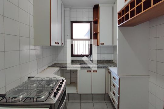 Cozinha de apartamento à venda com 3 quartos, 98m² em Cambuí, Campinas