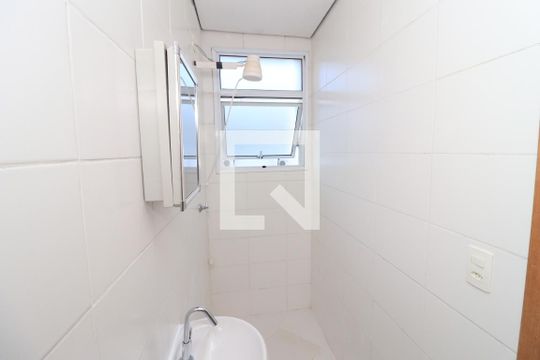 Banheiro de kitnet/studio para alugar com 0 quarto, 32m² em Tatuapé, São Paulo