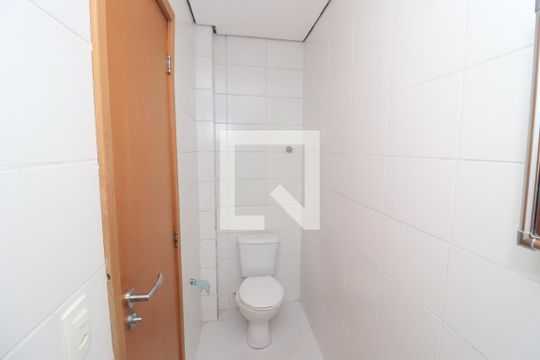 Banheiro de kitnet/studio para alugar com 0 quarto, 32m² em Tatuapé, São Paulo
