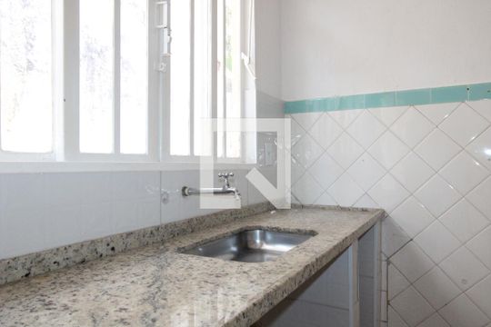 Cozinha de casa para alugar com 2 quartos, 185m² em Vila Buenos Aires, São Paulo