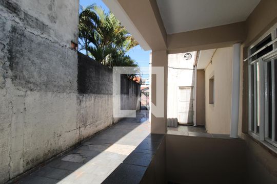Quintal de casa para alugar com 2 quartos, 185m² em Vila Buenos Aires, São Paulo