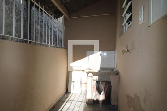 Área de Serviço de casa para alugar com 2 quartos, 185m² em Vila Buenos Aires, São Paulo