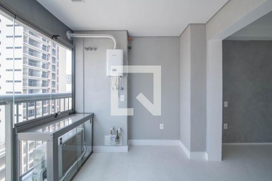 Varanda - Cozinha de kitnet/studio à venda com 1 quarto, 32m² em Jardim das Acácias, São Paulo