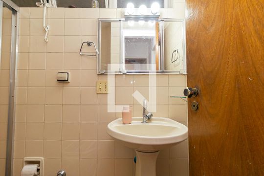 Banheiro de apartamento à venda com 2 quartos, 66m² em Consolação, São Paulo