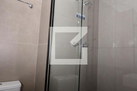 Banheiro de kitnet/studio para alugar com 1 quarto, 21m² em Vila Clementino, São Paulo
