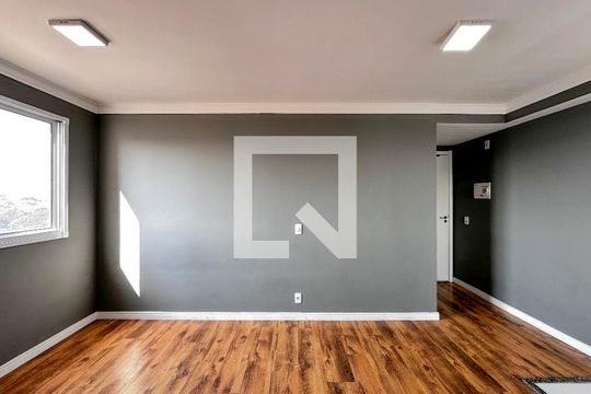 Sala de apartamento para alugar com 2 quartos, 42m² em Jardim Germânia, São Paulo