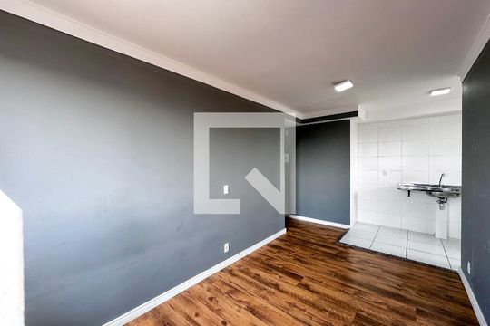 Sala de apartamento para alugar com 2 quartos, 42m² em Jardim Germânia, São Paulo