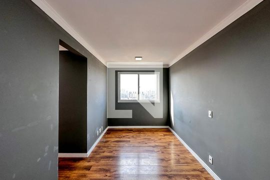 Sala de apartamento para alugar com 2 quartos, 42m² em Jardim Germânia, São Paulo