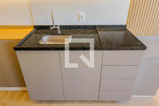Cozinha de kitnet/studio para alugar com 1 quarto, 27m² em Pinheiros, São Paulo