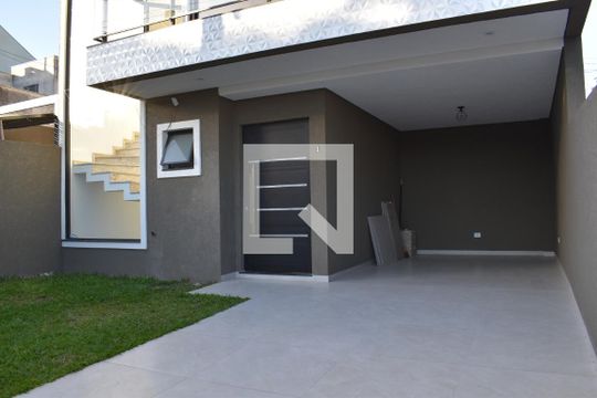 Fachada de casa para alugar com 3 quartos, 152m² em Xaxim, Curitiba