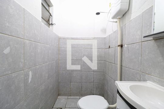 Banheiro de casa para alugar com 1 quarto, 30m² em Piedade, Rio de Janeiro
