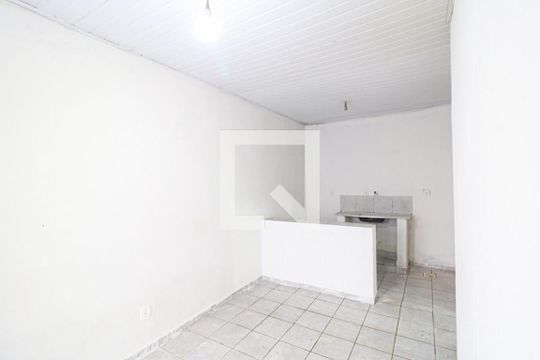 Sala de casa para alugar com 1 quarto, 30m² em Piedade, Rio de Janeiro