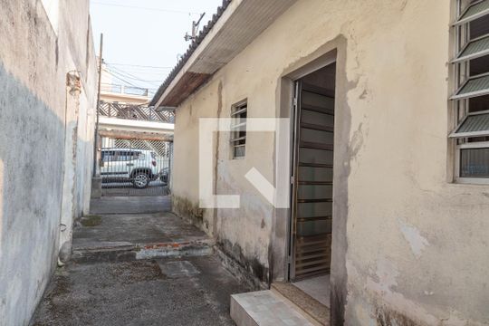 Entrada  de casa à venda com 2 quartos, 94m² em Taboão, Diadema