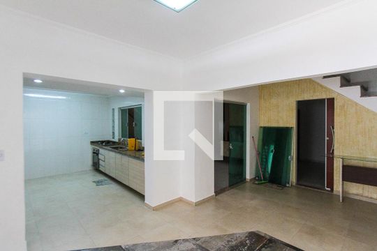 Sala de casa à venda com 3 quartos, 240m² em Vila Fernandes, São Paulo
