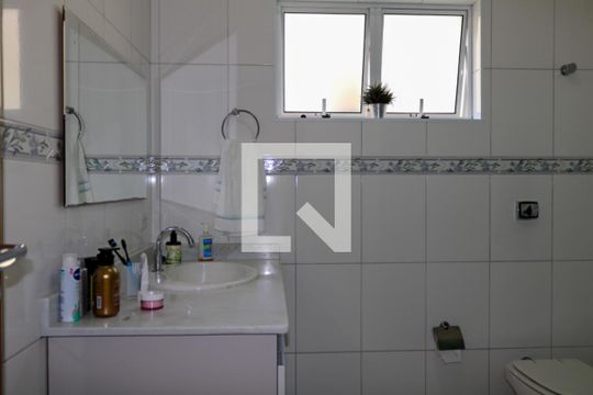 Banheiro dos Quartos de casa à venda com 3 quartos, 177m² em Cerâmica, São Caetano do Sul