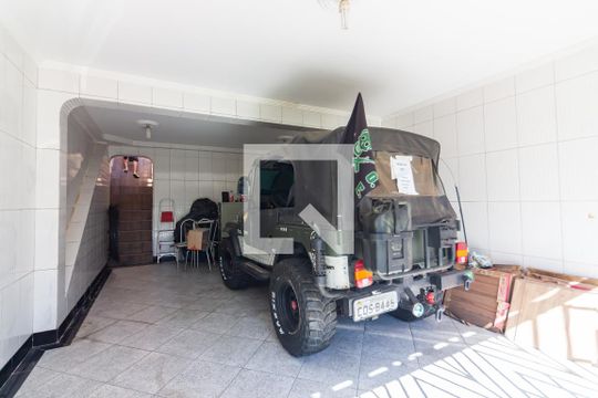 Garagem de casa à venda com 3 quartos, 125m² em Jardim Roberto, Osasco