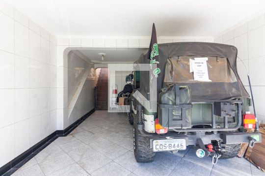 Garagem de casa à venda com 3 quartos, 125m² em Jardim Roberto, Osasco