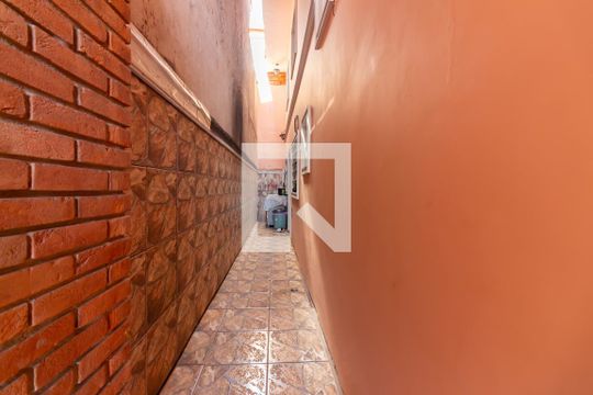 Quintal de casa à venda com 3 quartos, 125m² em Jardim Roberto, Osasco