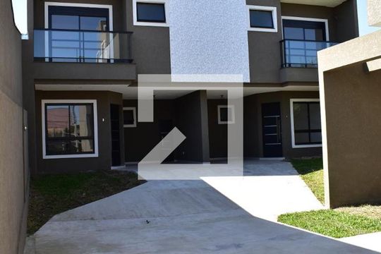 Fachada de casa de condomínio para alugar com 3 quartos, 137m² em Xaxim, Curitiba