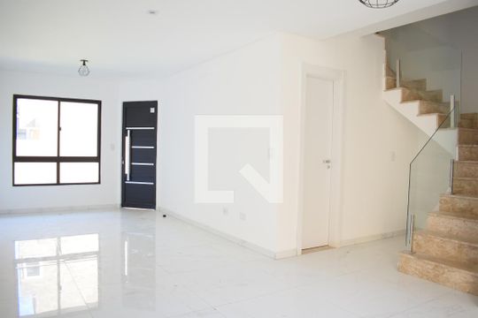 Casa de Condomínio para alugar com 3 quartos, 137m² em Xaxim, Curitiba