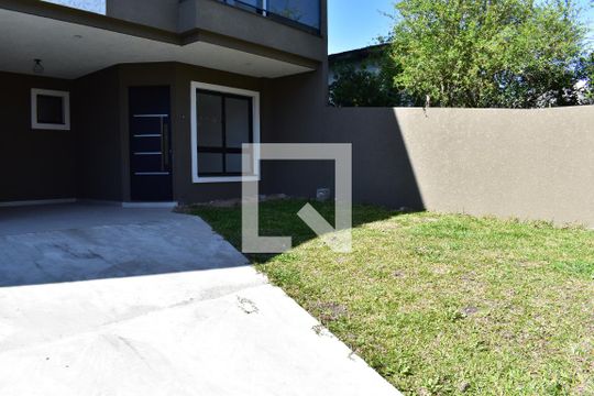Quintal de casa de condomínio para alugar com 3 quartos, 137m² em Xaxim, Curitiba