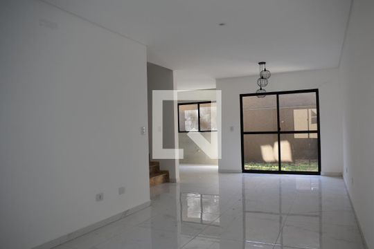 Sala de casa de condomínio para alugar com 3 quartos, 137m² em Xaxim, Curitiba