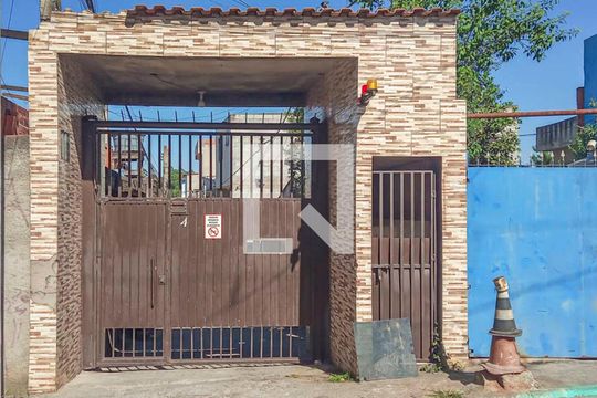 Fachada de casa de condomínio à venda com 2 quartos, 75m² em Jardim Santa Adélia, São Paulo