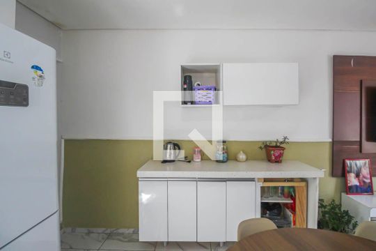 Sala de casa de condomínio à venda com 2 quartos, 75m² em Jardim Santa Adélia, São Paulo