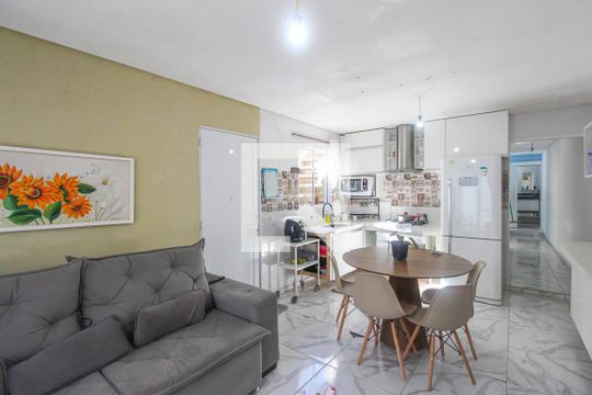 Sala/Cozinha de casa de condomínio à venda com 2 quartos, 75m² em Jardim Santa Adélia, São Paulo
