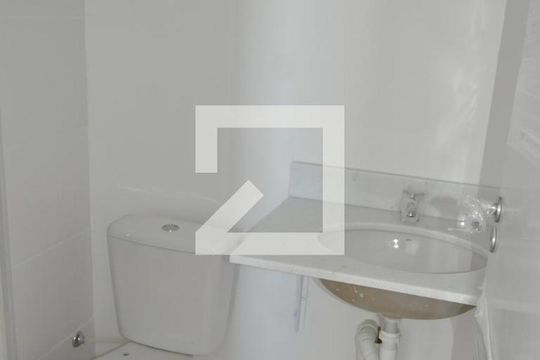 Banheiro de apartamento à venda com 3 quartos, 60m² em Pilares, Rio de Janeiro